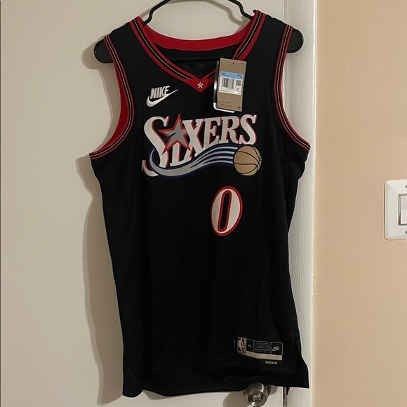 Philadelphia 76ers Nike brand Tyrese Maxey jersey, sz 44, Mens Medium, NWT - Picture 1 of 3